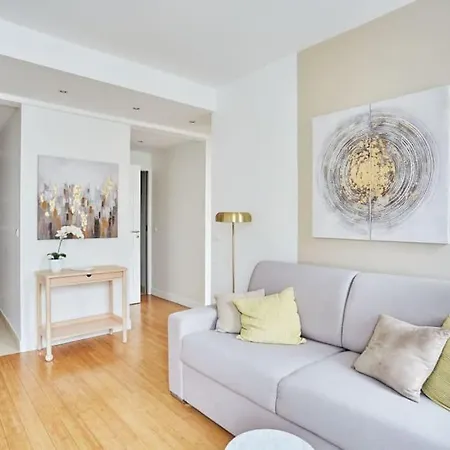 Rent A - Degas Apartment