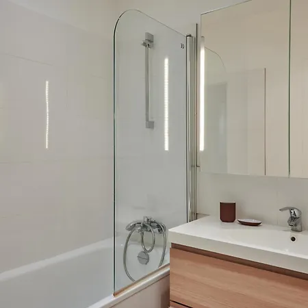 Rent A - Degas Apartment